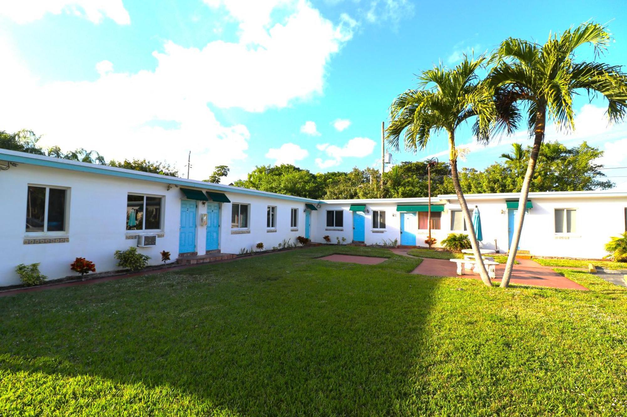 Hallandale Beach Motel With Free Parking And Full Kitchen ! No Extra Fees! Accepting Cash! Exterior photo