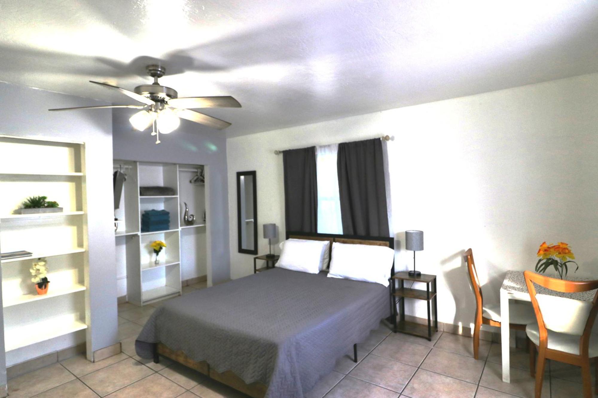 Hallandale Beach Motel With Free Parking And Full Kitchen ! No Extra Fees! Accepting Cash! Exterior photo